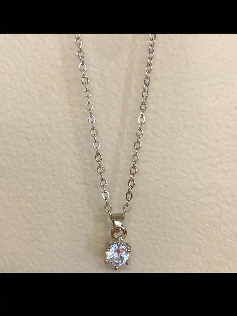 Gorgeous 6 -Prong Sparkly Crystal Necklace